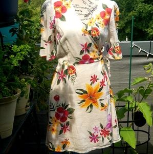 Old Navy / Floral / Wrap Dress